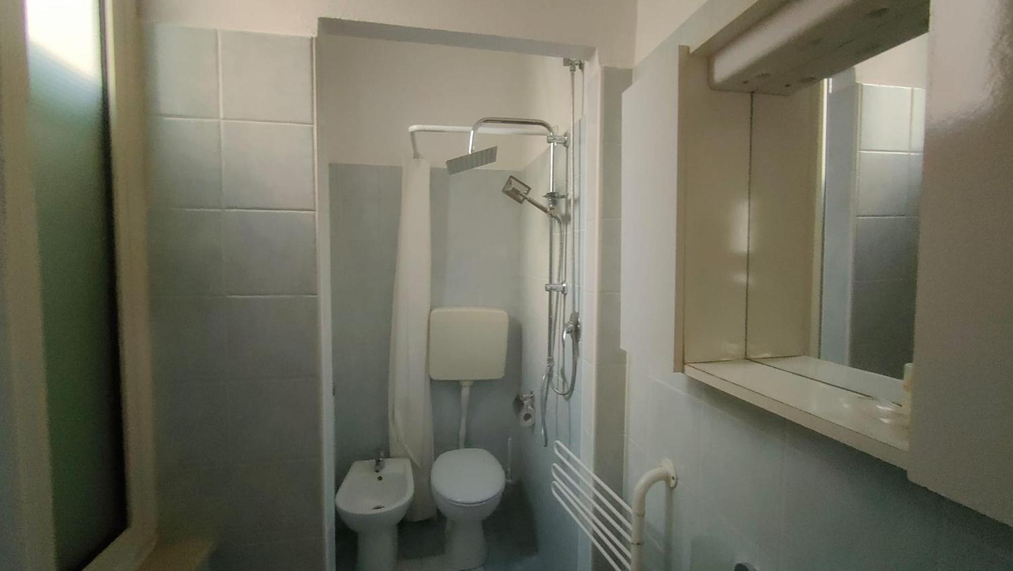 רימיני Hotel Eriale מראה חיצוני תמונה