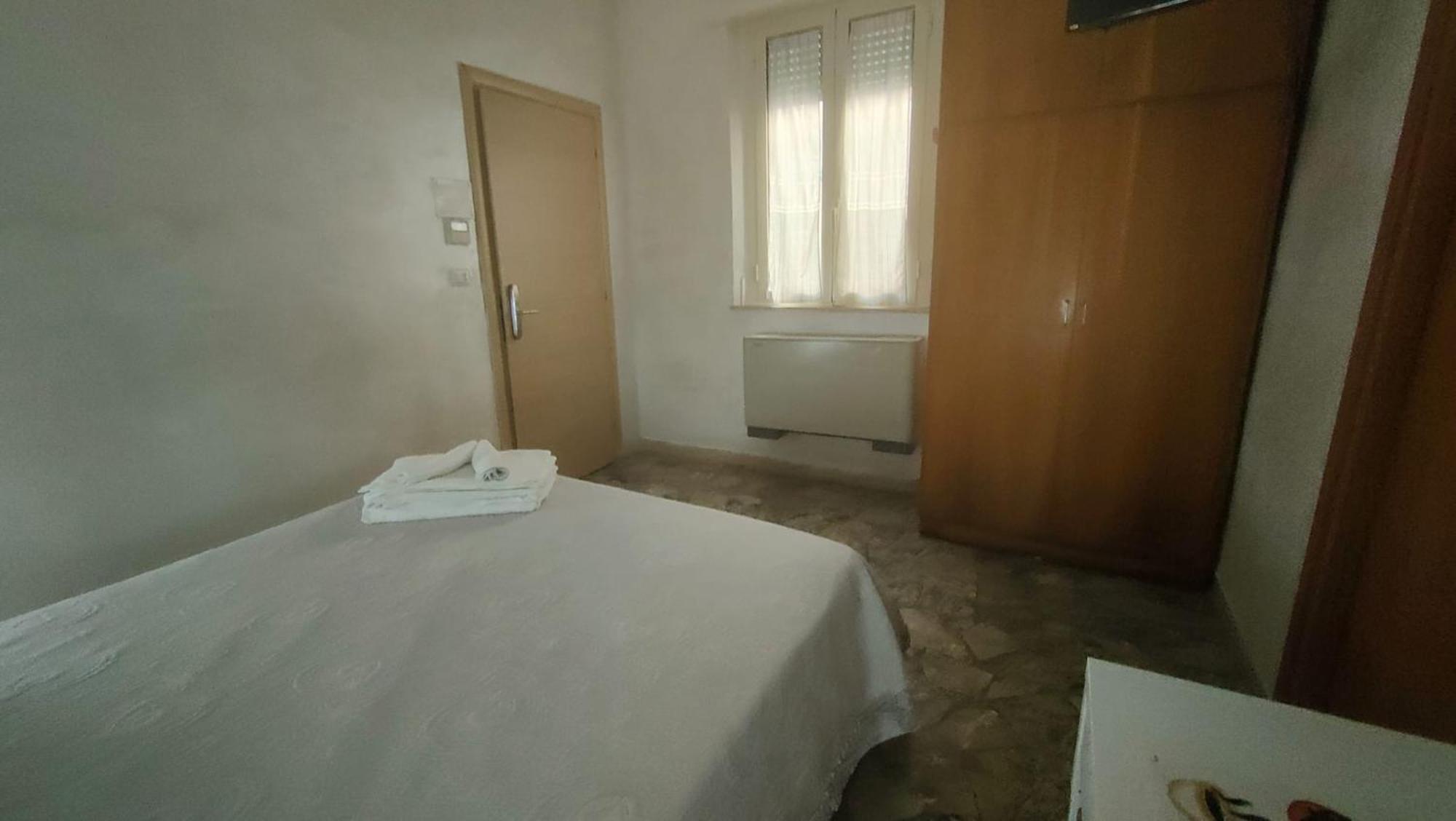 רימיני Hotel Eriale מראה חיצוני תמונה