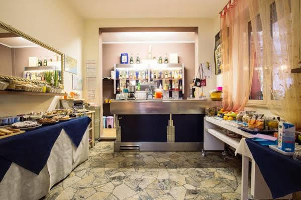רימיני Hotel Eriale מראה חיצוני תמונה